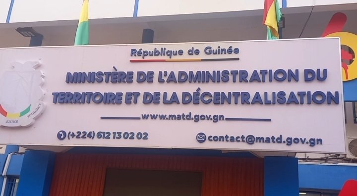 Négociation, syndicat, patronat et gouvernement: vers une épaisse de fumée blanche.  