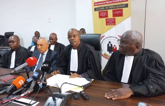 « Le Barreau de Guinée condamne toute privation des citoyens de leur droit de s’exprimer librement, d’accéder à l’information et de participer au débat public » (communiqué)