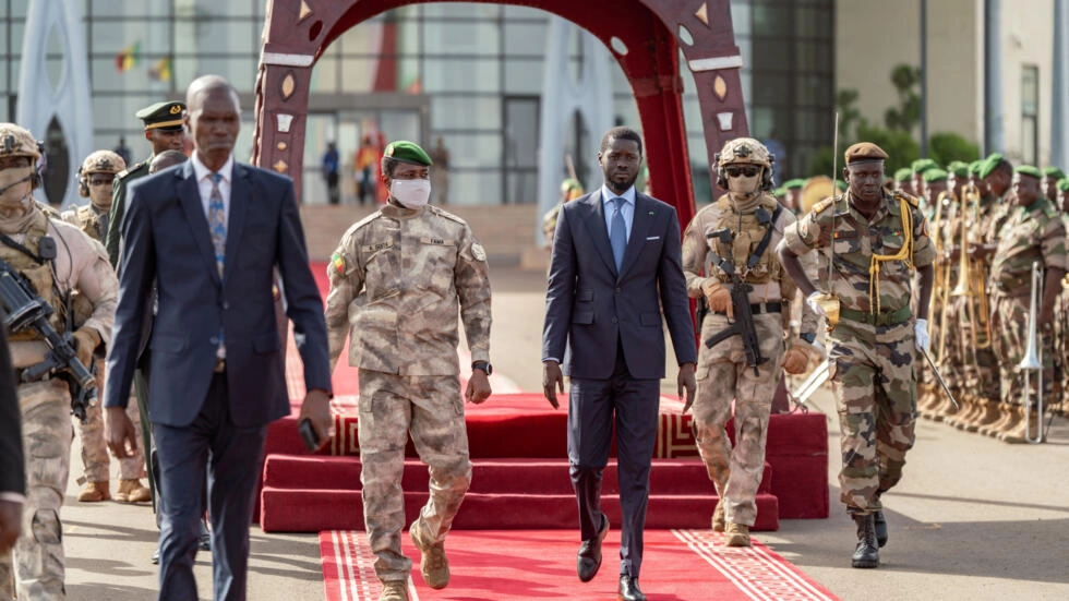 Au Mali et au Burkina Faso, le président sénégalais prône le dialogue entre l’Alliance des États du Sahel et la Cédéao