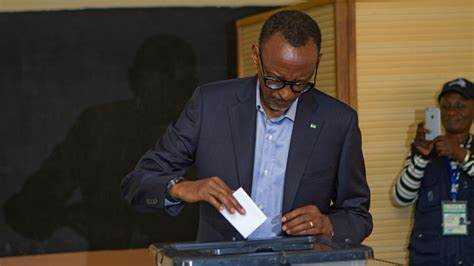 Présidentielle et législatives au Rwanda: à Kigali, forte mobilisation pour la journée de vote