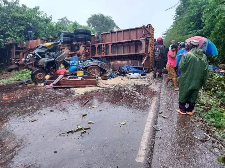 Boffa: 12peronnes tuées dans un accident de la circulation