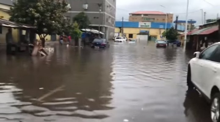 Inondation à Kaloum/Guinée: des manifs contre la volonté de Dieu.