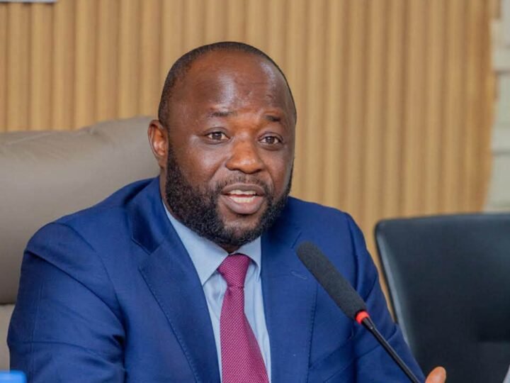 Administration publique: une décision de Faya François Bourouna « pour une meilleure anticipation des départs à la retraites »