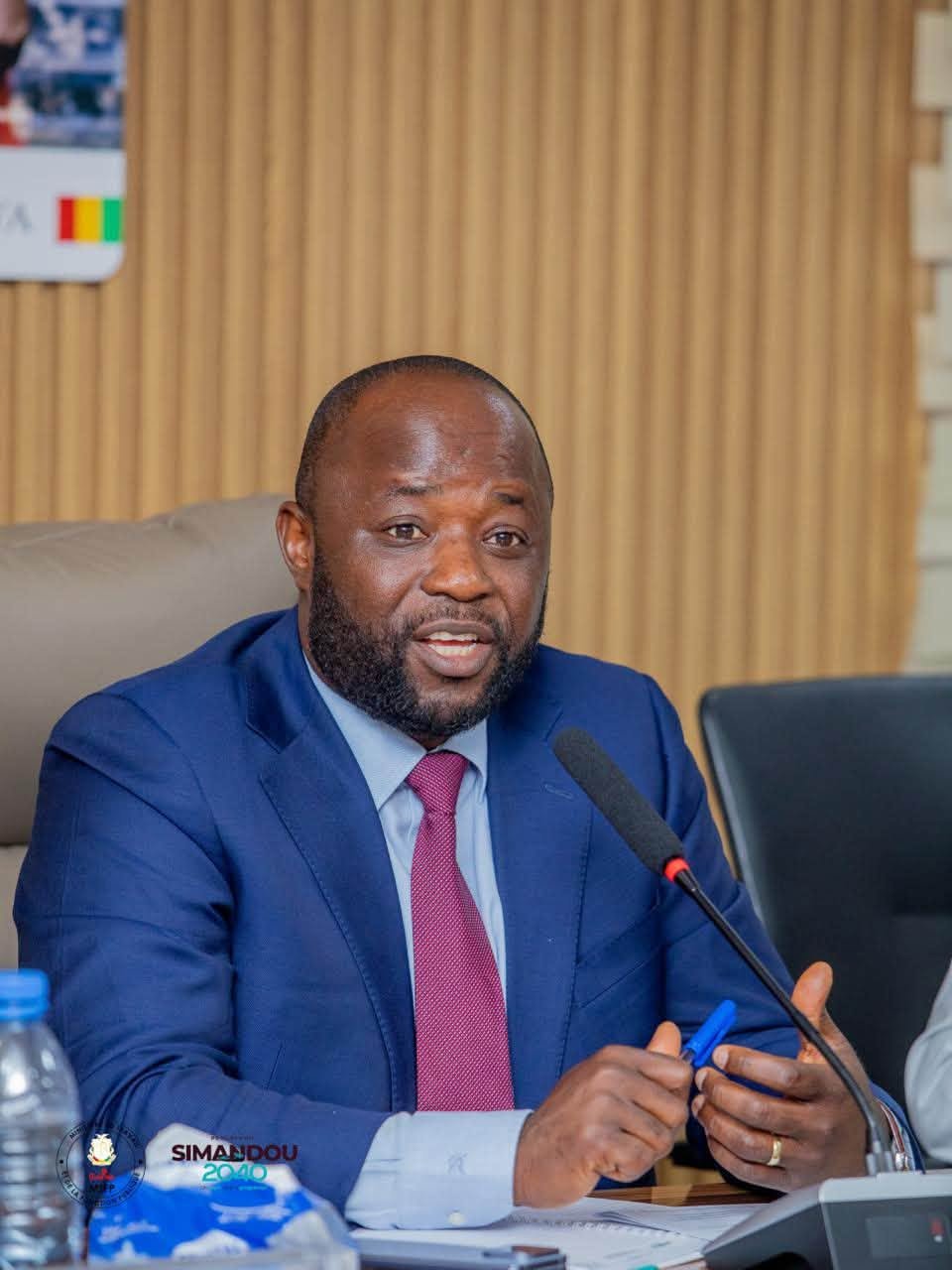 Administration publique: une décision de Faya François Bourouna « pour une meilleure anticipation des départs à la retraites »